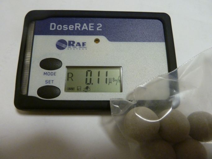 線量計(DoseRae2 PRM-1200)を買ってみた : 不定期性写真日記 (2011/11/06 自宅)